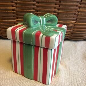 ND Handpainted Ceramic Christmas Present Holiday Box Catchall Candy Dish Décor